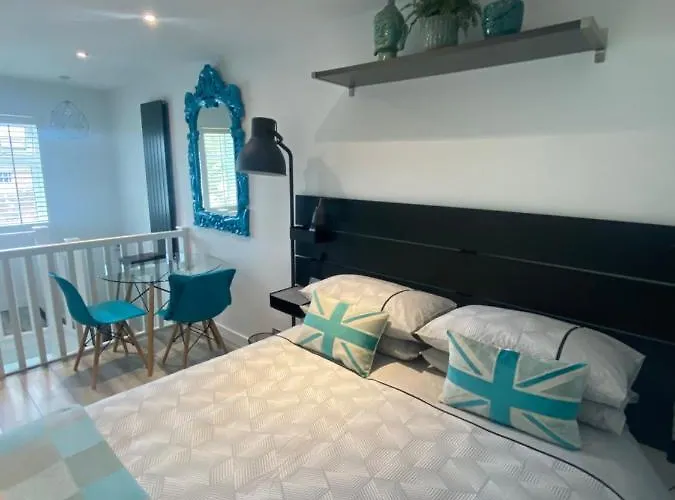 Apartment Tavros Bristol