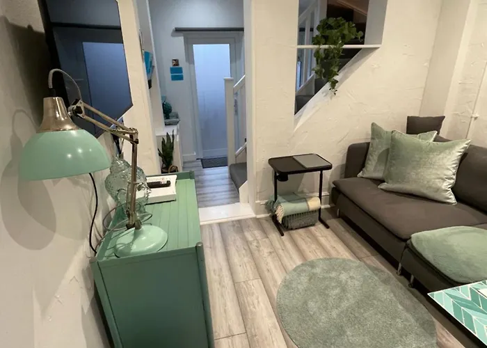 Apartment Tavros Bristol